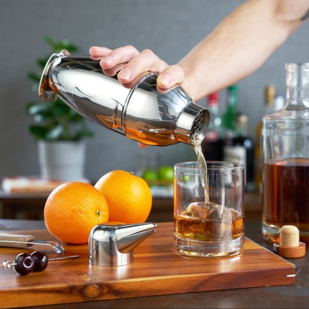 Penguin Stainless Steel Cocktail Martini Shaker 17oz Barware Mixer with Strainer - Picture 4 of 5